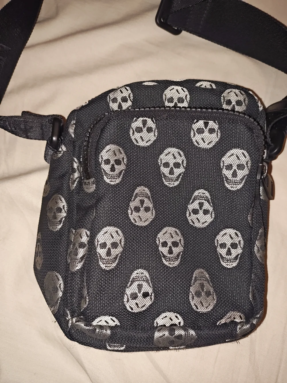 Alexander McQueen alexander mcqueen